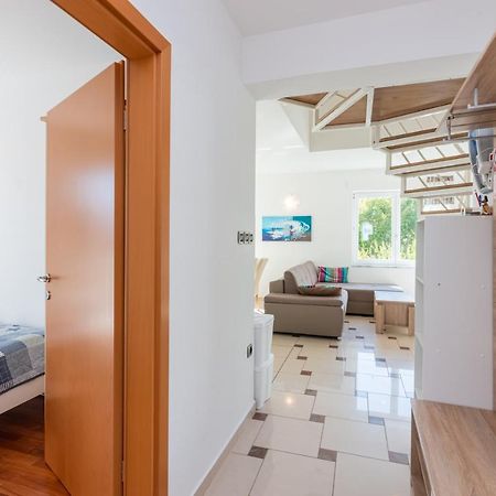 Beautiful Apartment Lovorka 6 , Baska, Krk Esterno foto