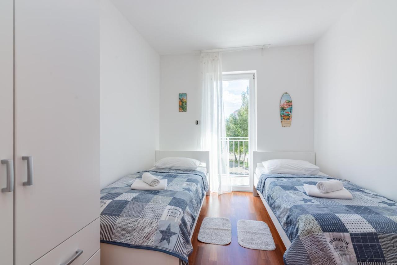 Beautiful Apartment Lovorka 6 , Baska, Krk Esterno foto