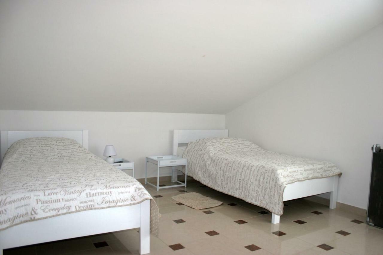 Beautiful Apartment Lovorka 6 , Baska, Krk Esterno foto